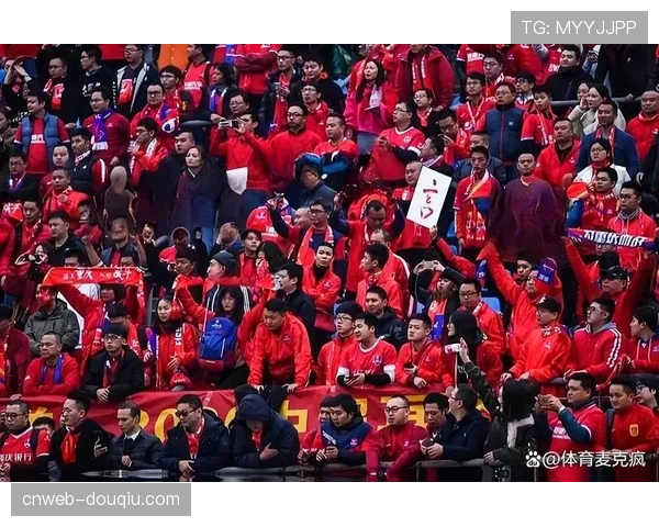 【2026年4月中超联赛·非赛事·调查群众体育:业余联赛兴起模仿中超强队战术风潮,“小范围传控”成为热门